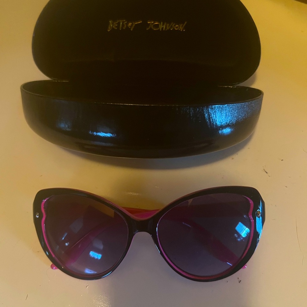 Betsey Johnson cat eye sunglasses